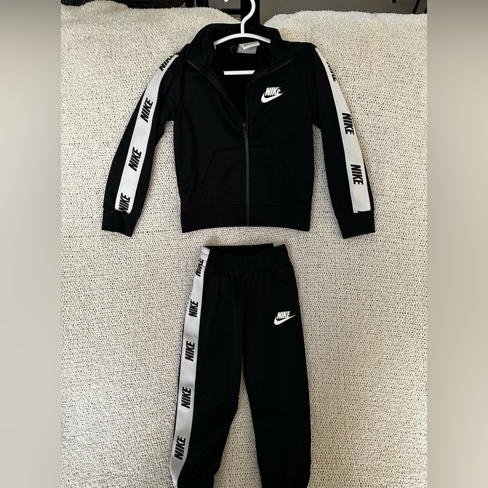 Black Nike sweatsuit